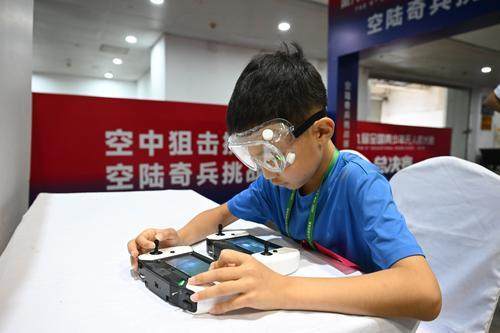 小飞手, 方案不断涌