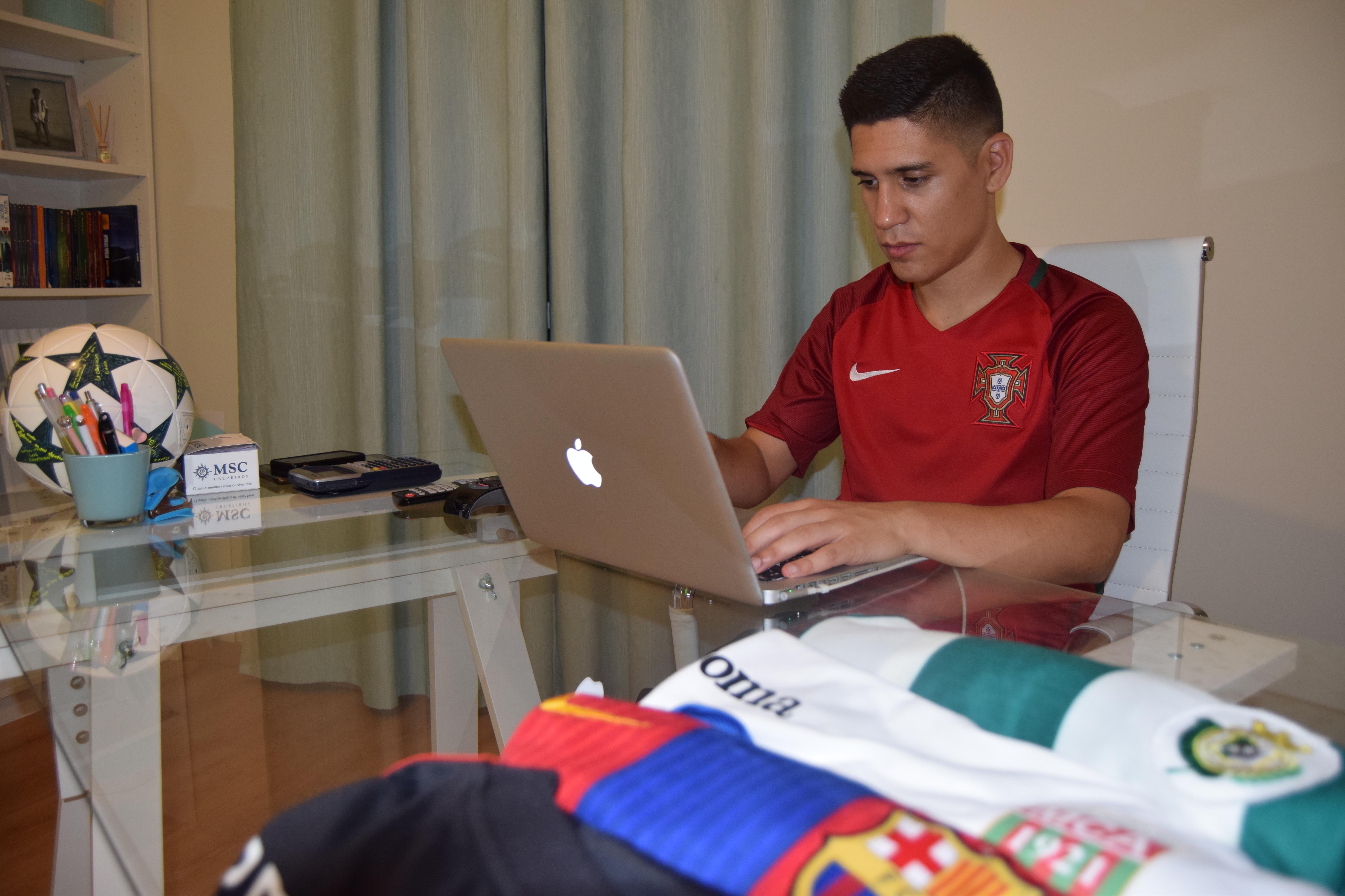 一个容易的 一个容易的