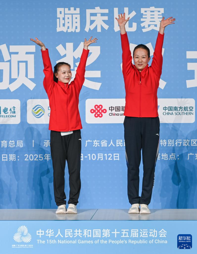 inews, QmbAs, 新华社记者